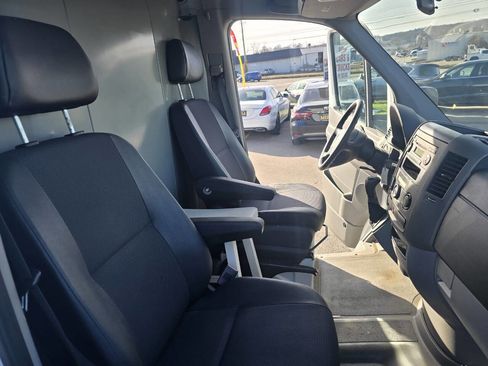 Used 2012 Mercedes-Benz Sprinter 2500 image 28