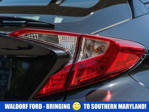 Used 2019 Toyota C-HR XLE FWD image 6