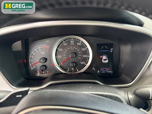 Used 2022 Toyota Corolla SE w/ SE Preferred Package FWD image 13