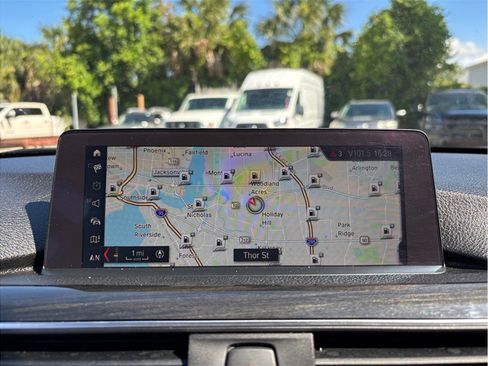 Used 2018 BMW 320i Sedan RWD image 22