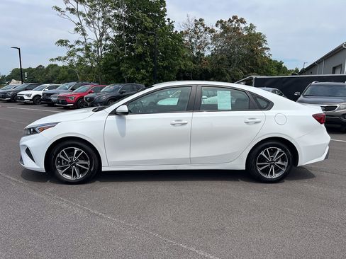 Used 2023 Kia Forte LXS FWD image 2