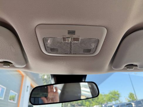 Used 2018 Toyota Corolla LE FWD image 46