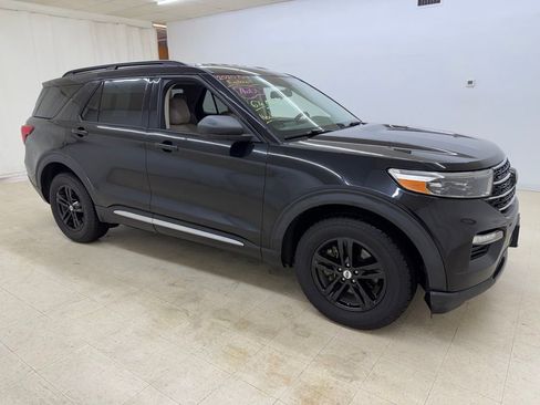 Used 2020 Ford Explorer XLT w/ Equipment Group 202A AWD/4WD image 6