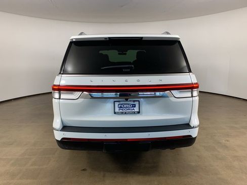 Used 2024 Lincoln Navigator Premiere AWD/4WD image 11