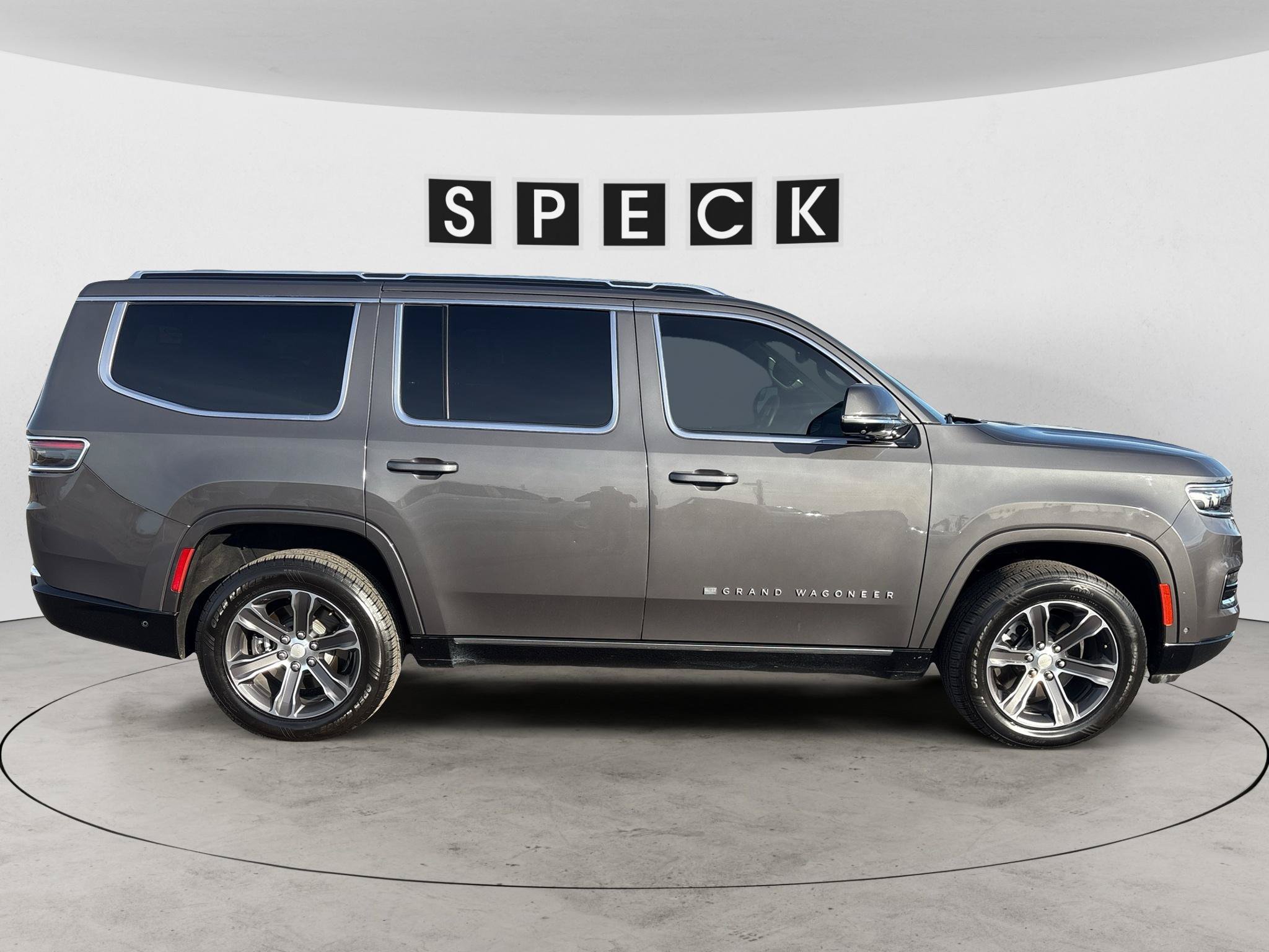 Used 2022 Jeep Grand Wagoneer Series I AWD/4WD image 6
