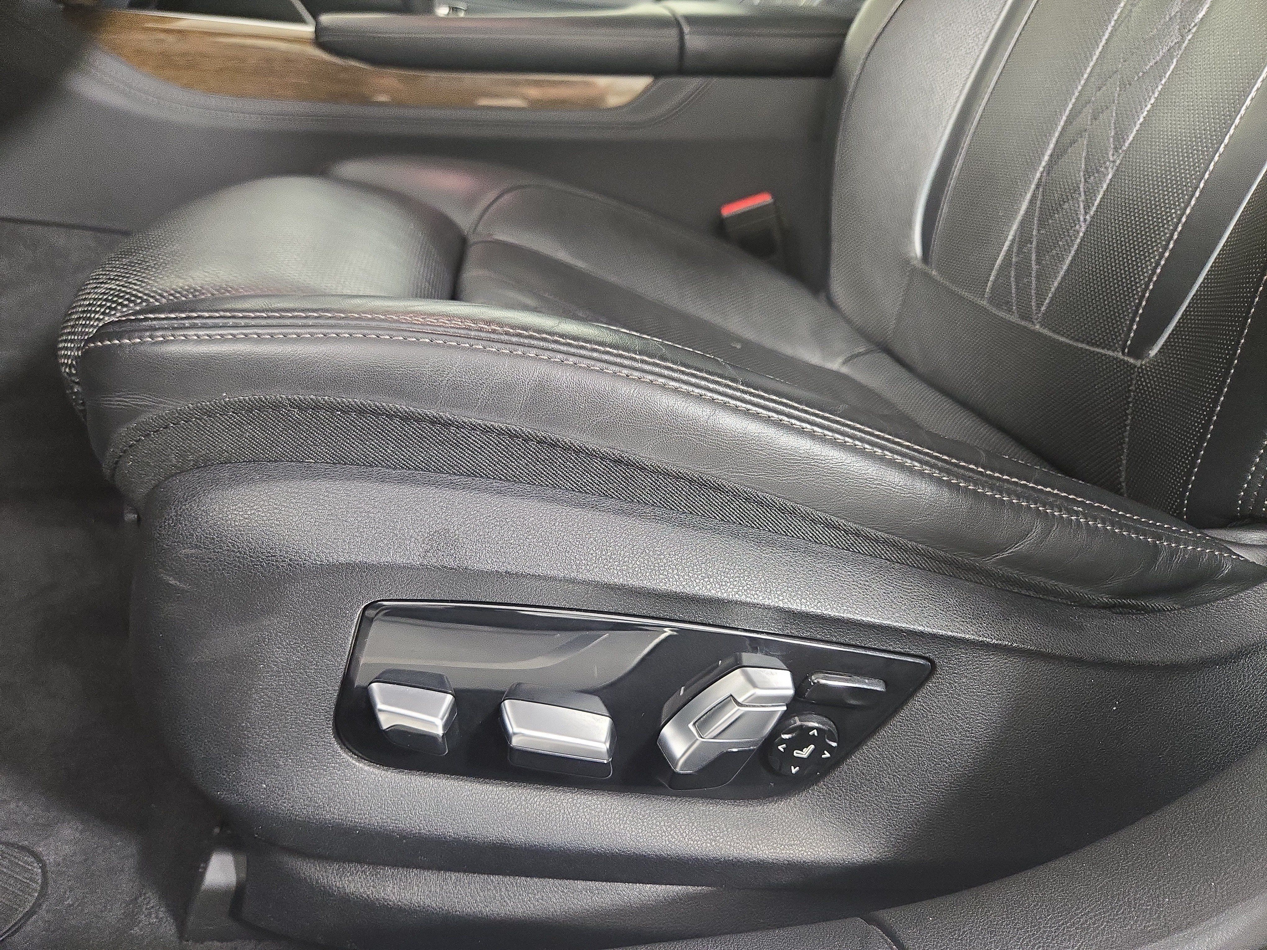 Used 2018 BMW 750i xDrive AWD/4WD image 28