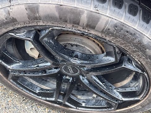 Used 2023 Toyota Highlander XLE image 21