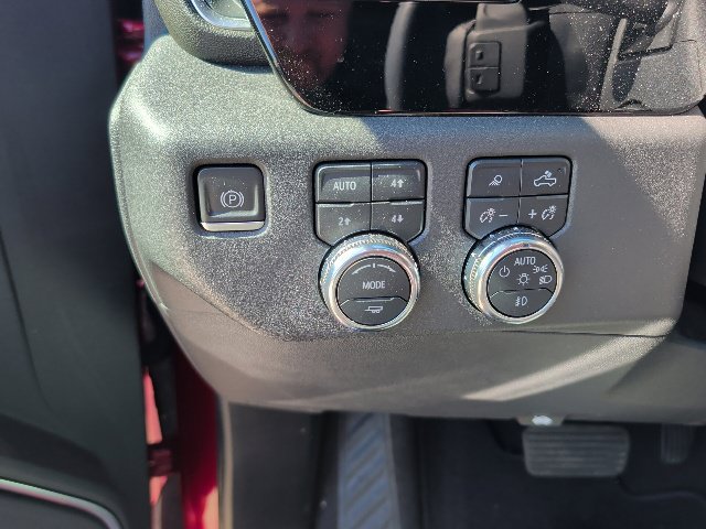 Used 2022 GMC Sierra 1500 SLT AWD/4WD image 17
