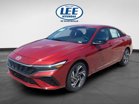 Certified 2025 Hyundai Elantra Sport FWD image 7