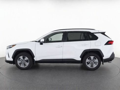 Used 2025 Toyota RAV4 XLE AWD/4WD image 6