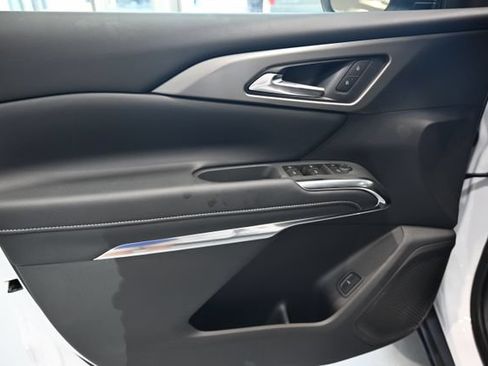New 2026 Chevrolet Traverse LT w/ Driver Confidence Package FWD image 27