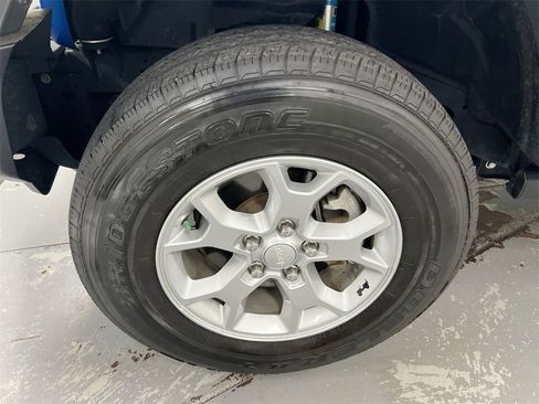 Used 2021 Jeep Wrangler Unlimited Islander image 25