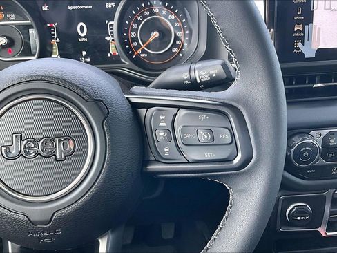 New 2026 Jeep Gladiator Sport image 7