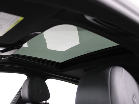 Used 2023 BMW 530e w/ M Sport Package image 32