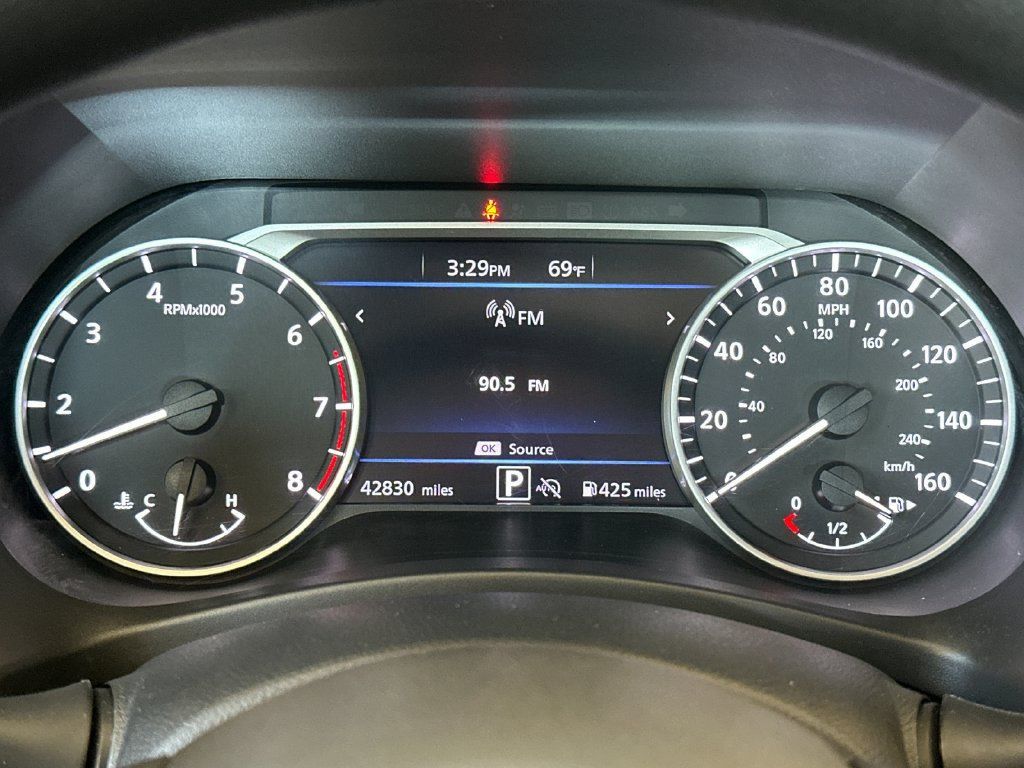 Used 2025 Nissan Sentra SV FWD image 22