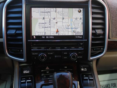 Used 2011 Porsche Cayenne Turbo AWD/4WD image 17