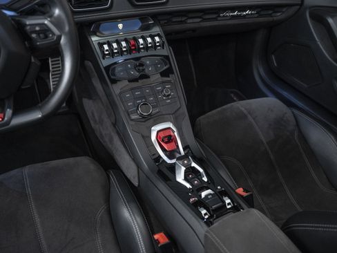 Used 2016 Lamborghini Huracan LP 610-4 image 38