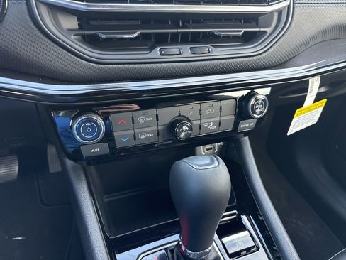 New 2026 Jeep Compass Latitude image 15