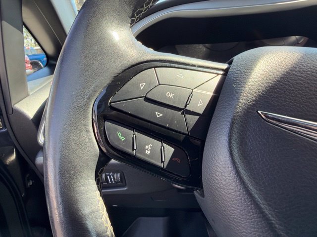 Used 2020 Chrysler Pacifica Touring-L w/ S Appearance Package FWD image 14