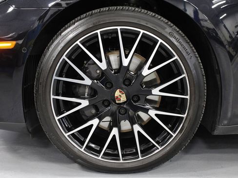 Certified 2025 Porsche Panamera 4 image 12