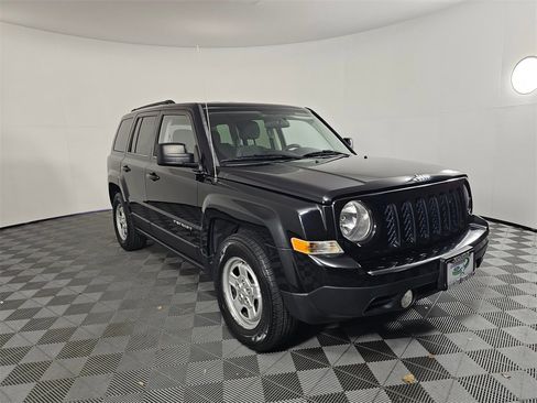 Used 2014 Jeep Patriot Sport w/ Power Value Group image 3