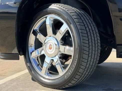 Used 2012 Cadillac Escalade Luxury image 55