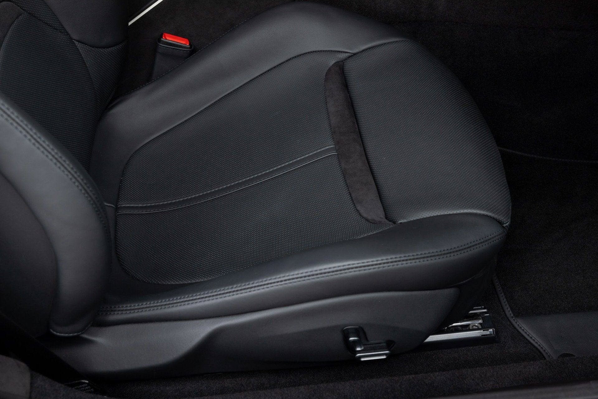 Certified 2024 Ferrari Roma Spider RWD image 48
