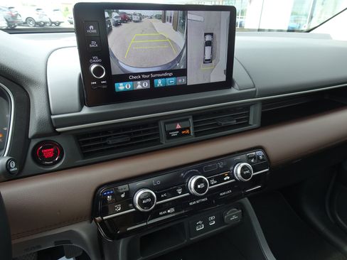 Used 2025 Honda Pilot Elite image 21