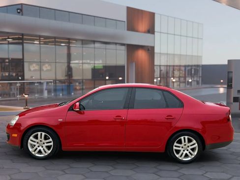 Used 2010 Volkswagen Jetta Wolfsburg Edition FWD image 6