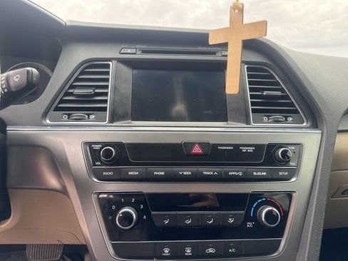 Used 2017 Hyundai Sonata Sport image 6