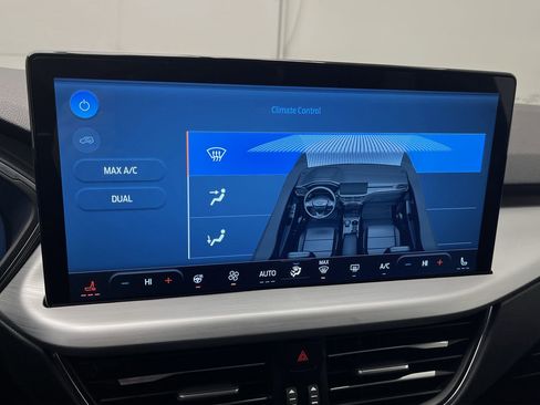 Certified 2025 Ford Escape Platinum image 24