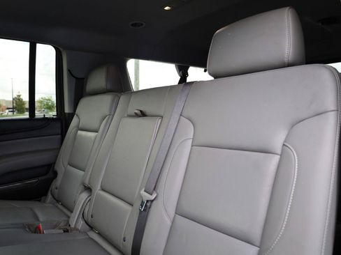Used 2018 Chevrolet Suburban LT RWD image 14