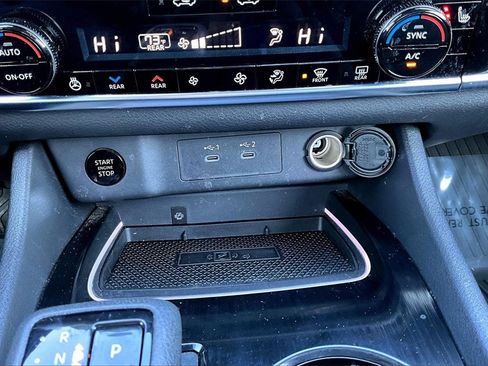 Used 2024 Nissan Rogue SL w/ SL Premium Package image 15