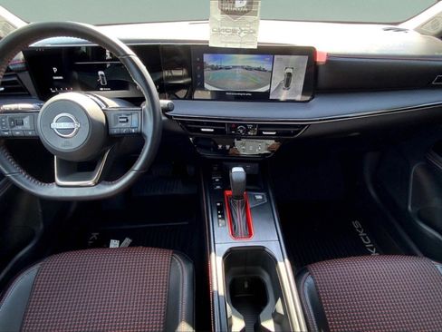 New 2025 Nissan Kicks SR image 6