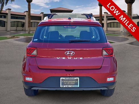 Used 2025 Hyundai Venue SEL FWD image 7