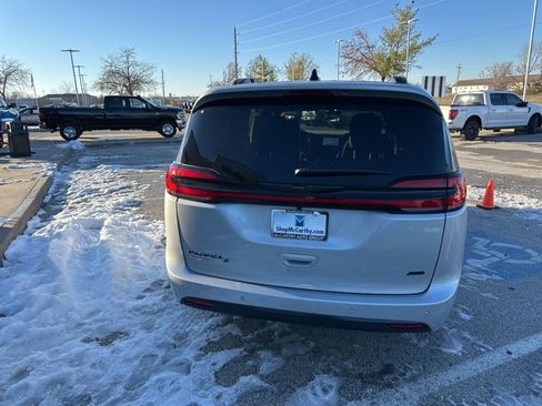 New 2026 Chrysler Pacifica Select image 26