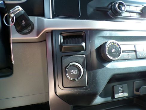 Used 2023 Ford F150 XLT image 18