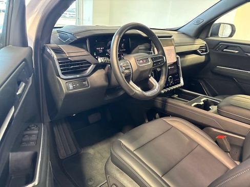 Used 2026 GMC Acadia Elevation w/ Elevation Premium Package FWD image 6