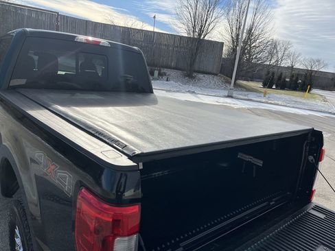 Used 2017 Ford F250 Lariat w/ Chrome Package image 31