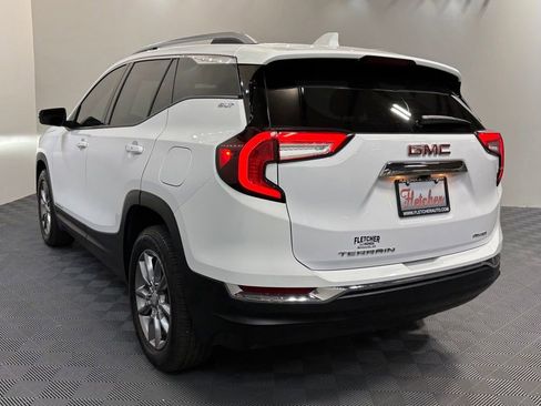 Used 2022 GMC Terrain SLT AWD/4WD image 3