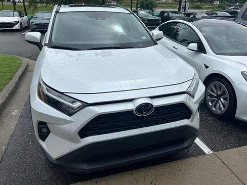 Used 2023 Toyota RAV4 XLE Premium FWD image 8