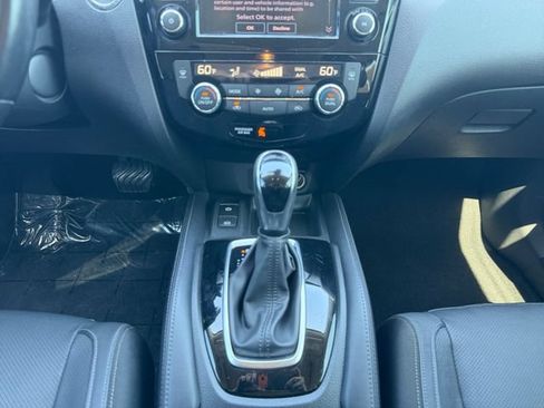 Used 2019 Nissan Rogue Sport SL w/ Premium Package FWD image 12