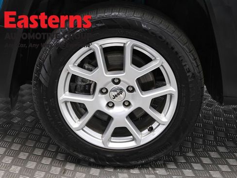 Used 2022 Jeep Renegade Latitude w/ Convenience Group AWD/4WD image 33