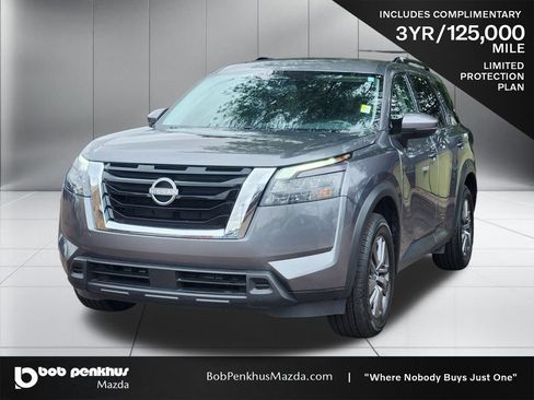 Used 2025 Nissan Pathfinder SV FWD image 23