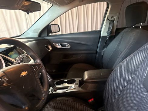 Used 2017 Chevrolet Equinox LS FWD image 20
