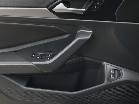 Used 2024 Volkswagen Jetta SE image 21