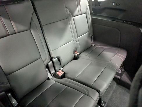 Used 2026 Chevrolet Suburban RST w/ Comfort Package AWD/4WD image 27