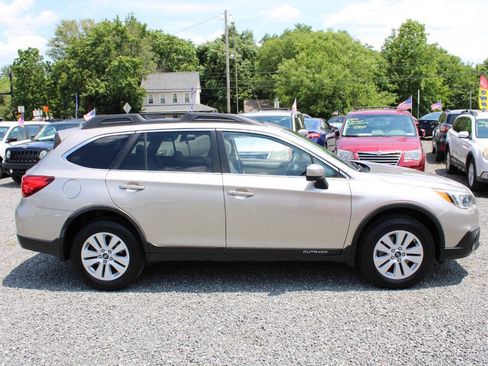 Used 2015 Subaru Outback 2.5i Premium AWD/4WD image 6