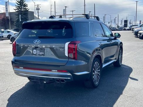 Used 2023 Hyundai Palisade Calligraphy w/ Cargo Package AWD/4WD image 7
