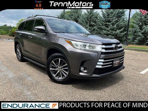 Used 2019 Toyota Highlander XLE AWD/4WD image 3